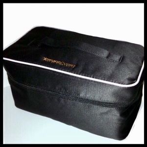 VICTORIA’S SECRET - UNDERGARMENT CASE